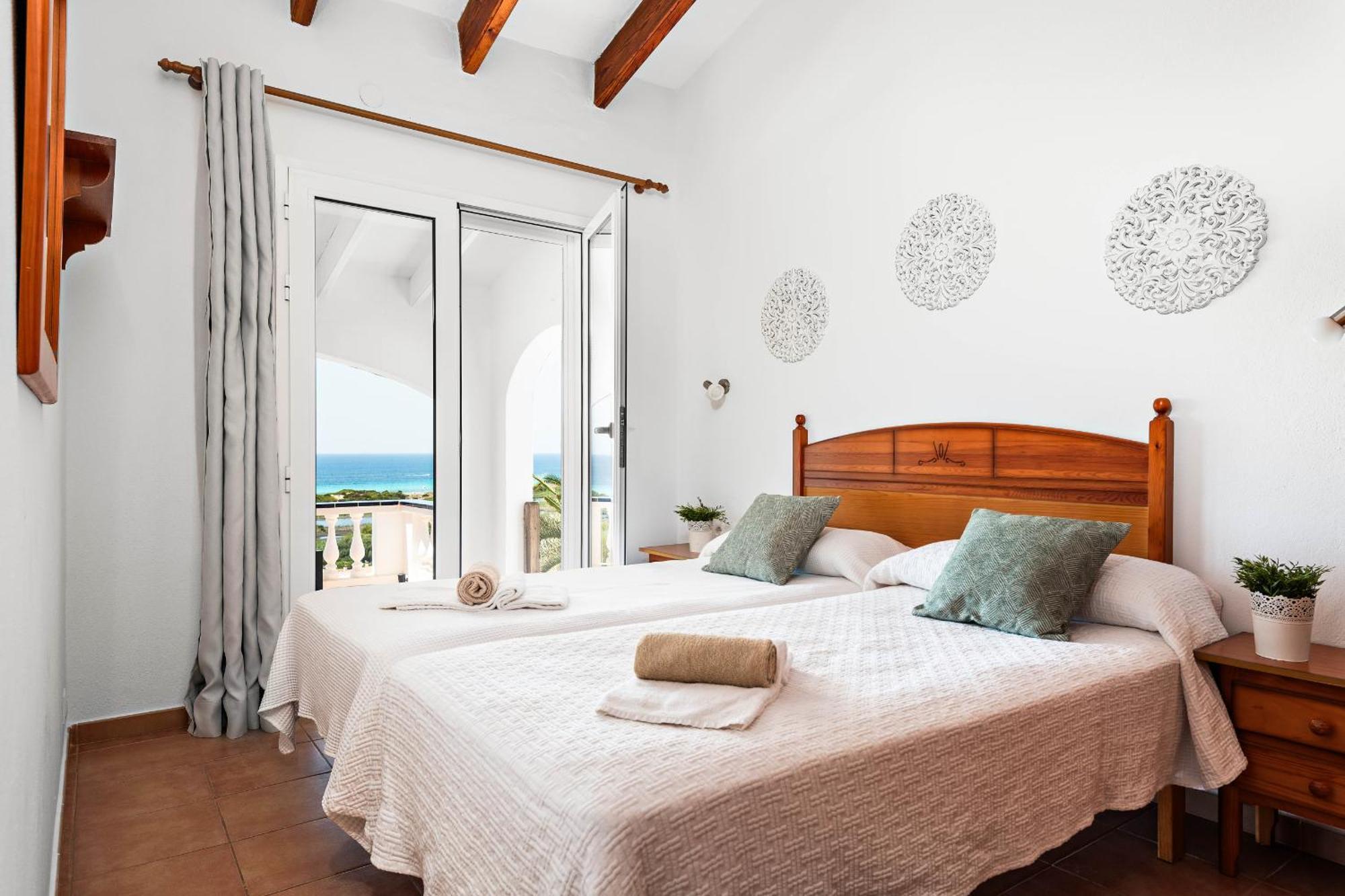 Villa Los Pinos Son Bou Bagian luar foto