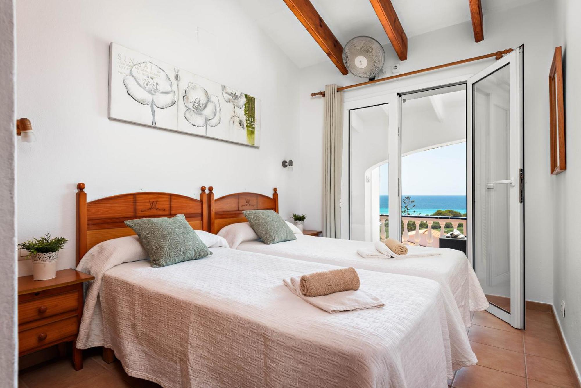 Villa Los Pinos Son Bou Bagian luar foto