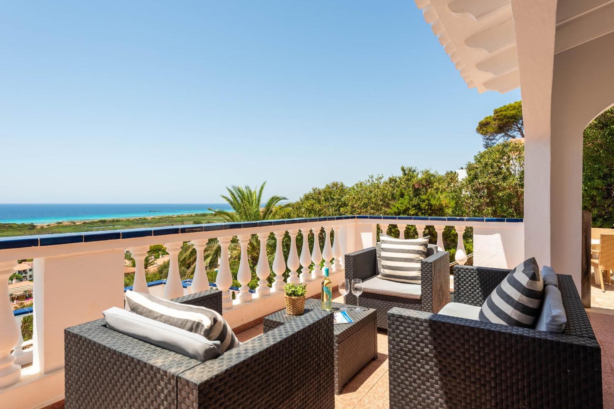 Villa Los Pinos Son Bou Bagian luar foto