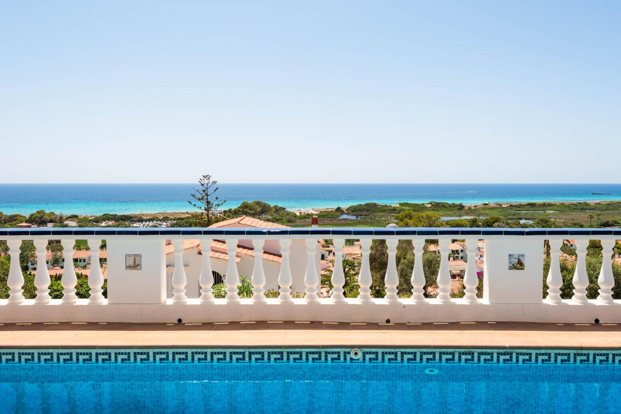 Villa Los Pinos Son Bou Bagian luar foto