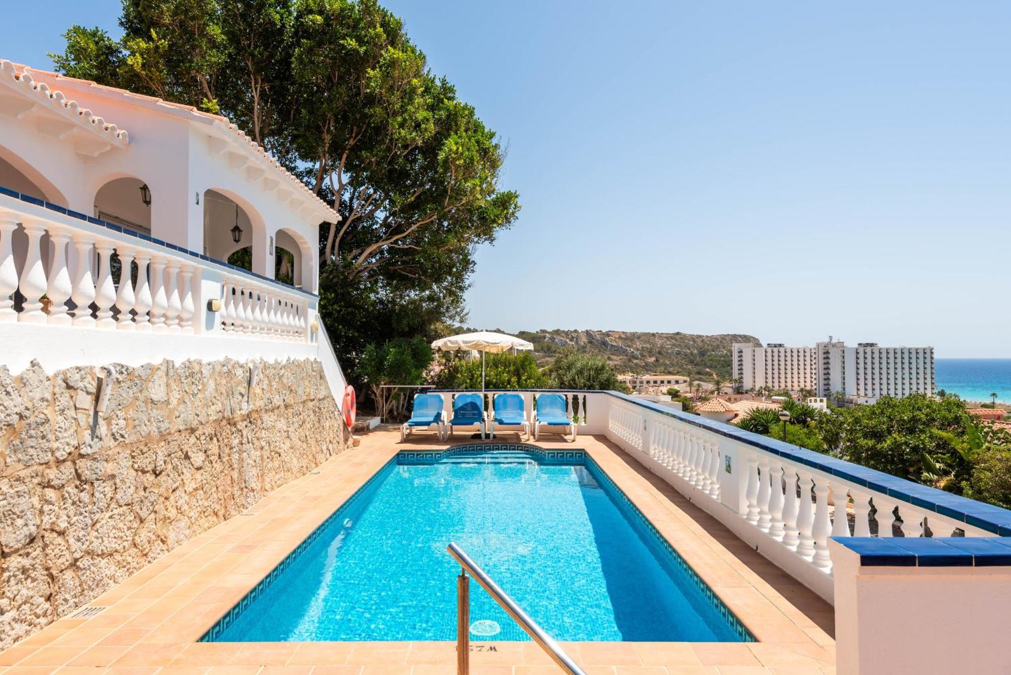 Villa Los Pinos Son Bou Bagian luar foto